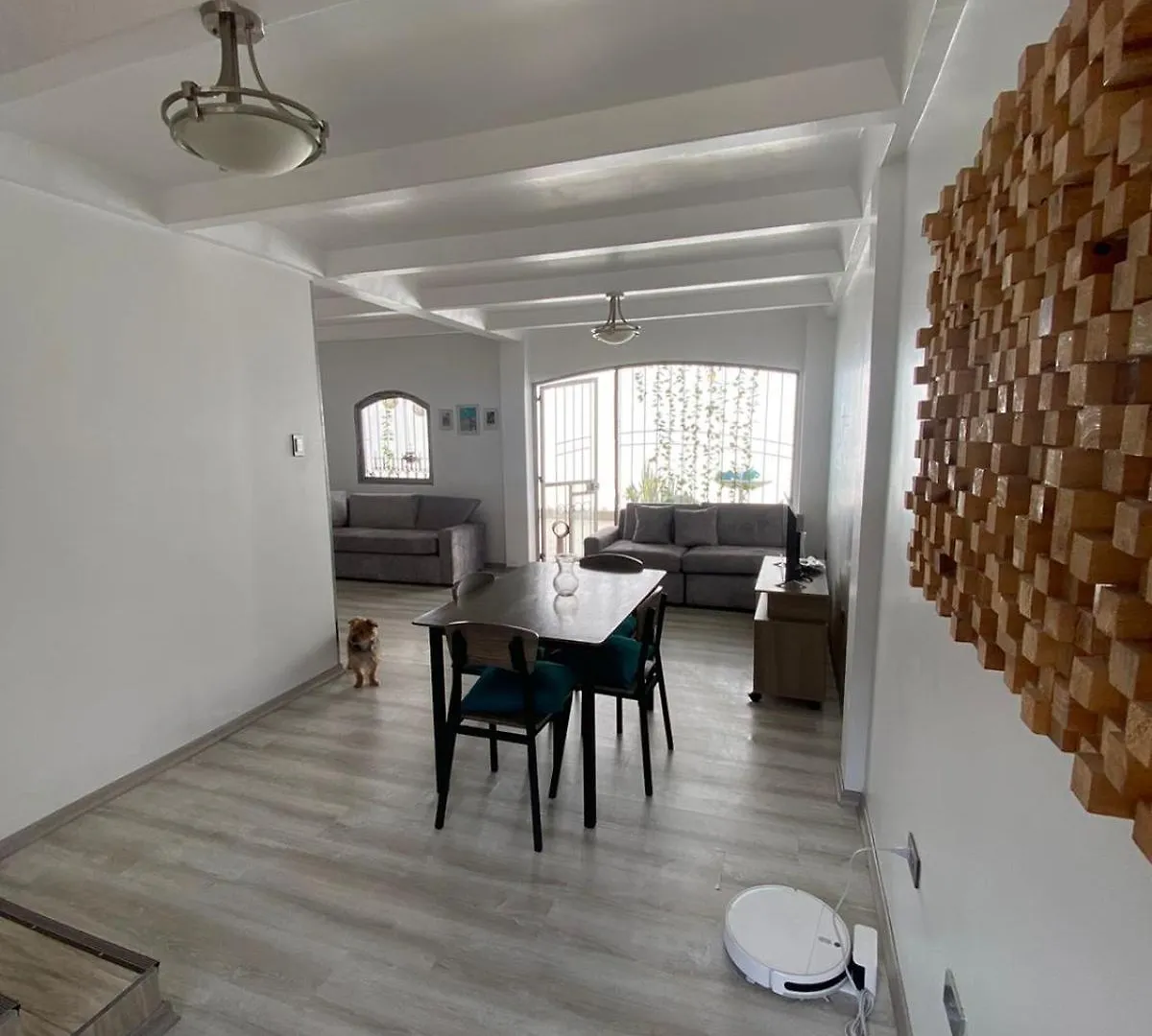 Habitacion Casa Andy Quito 0*,